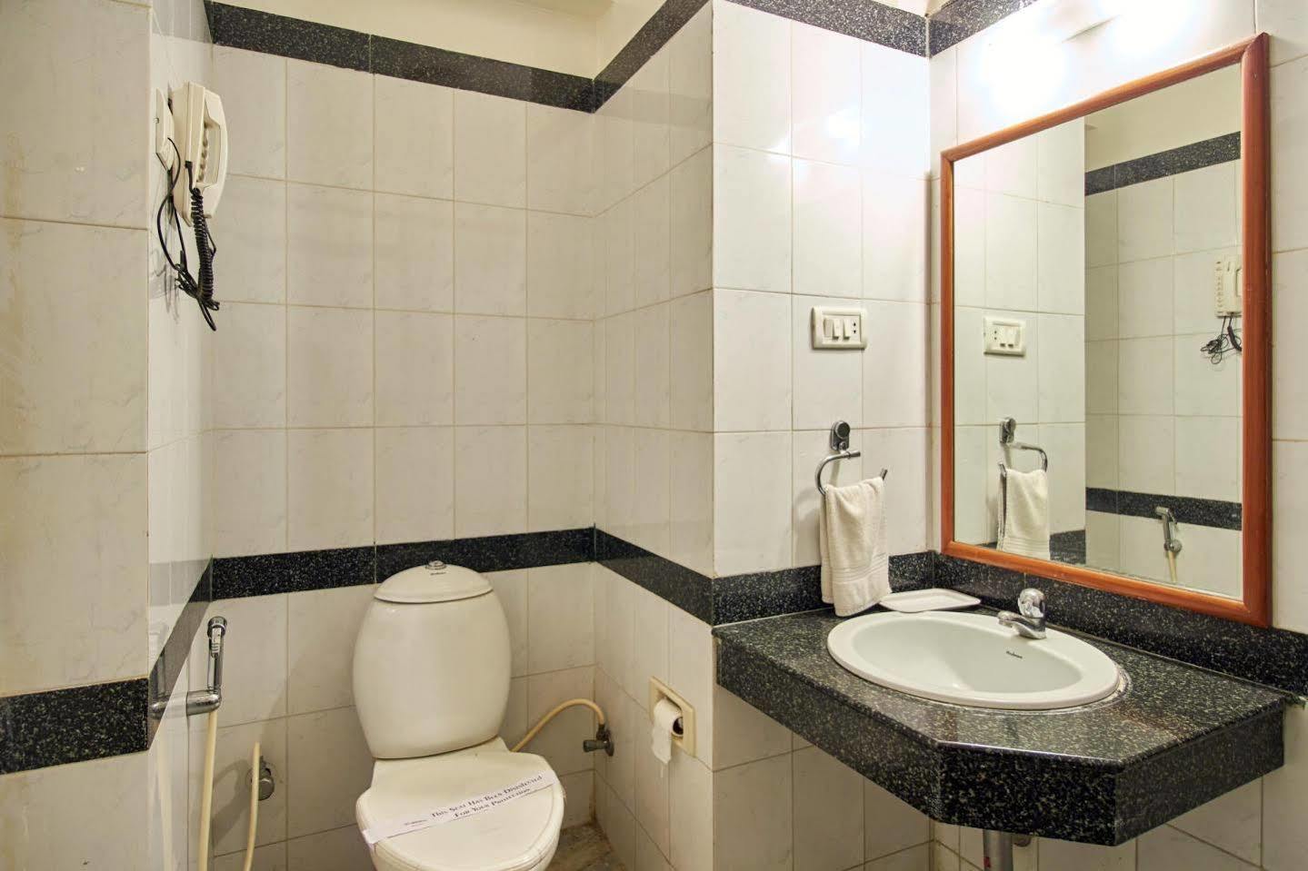Hotel Chalukya Bangalore Esterno foto