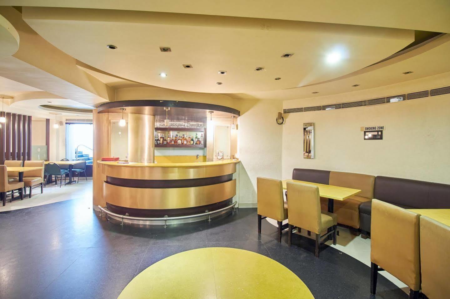 Hotel Chalukya Bangalore Esterno foto