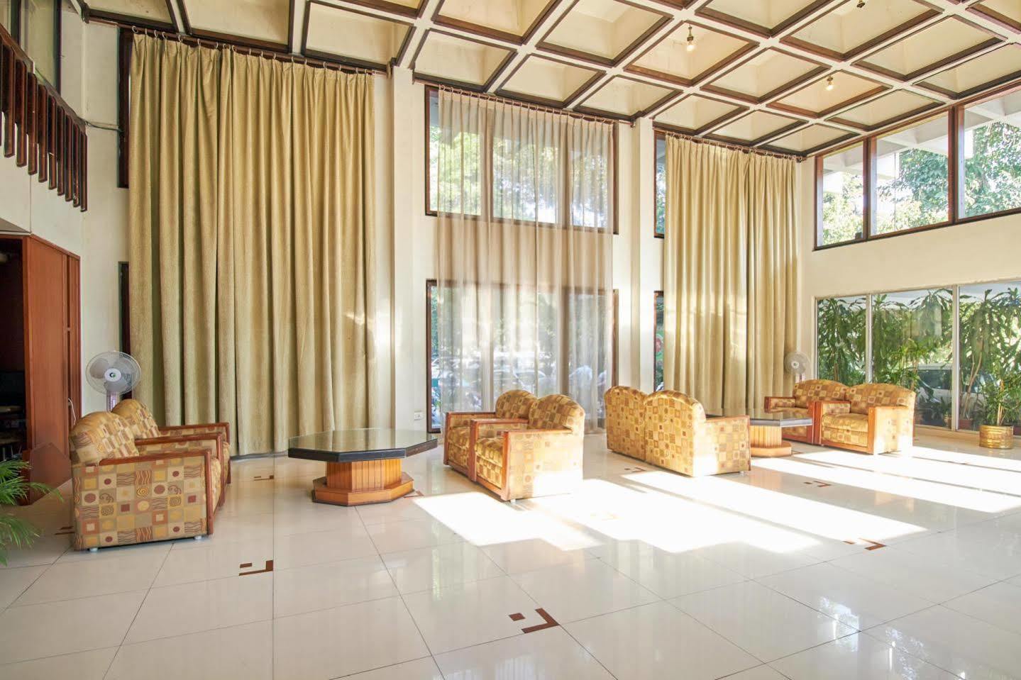 Hotel Chalukya Bangalore Esterno foto